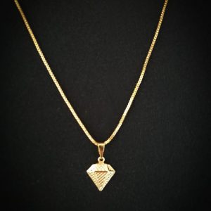 PINGENTE DIAMANTE - 1X1,5CM