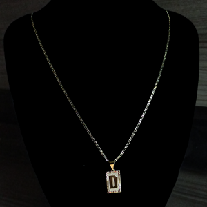 CONJUNTO PIESTRINE + PINGENTE LETRA D