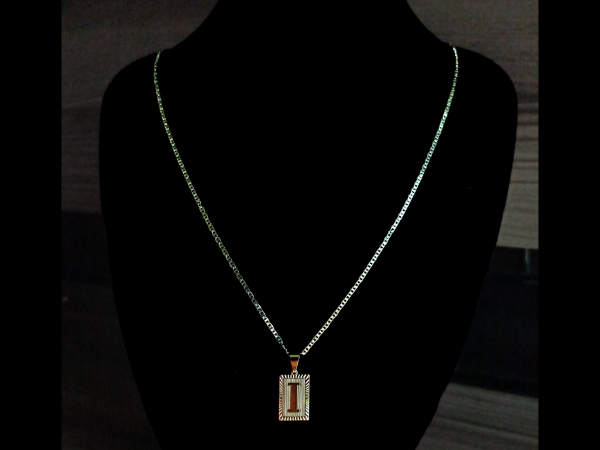 CONJUNTO PIESTRINE + PINGENTE LETRA I