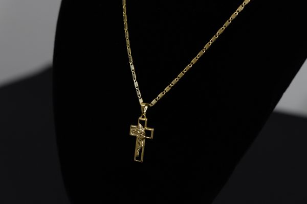 CONJUNTO PIESTRINE PREMIUM + PINGENTE CRUZ FACE DE CRISTO