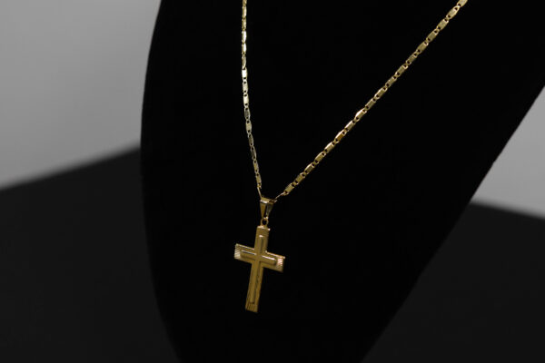 CONJUNTO PIESTRINE PREMIUM + PINGENTE CRUZ ALTO RELEVO