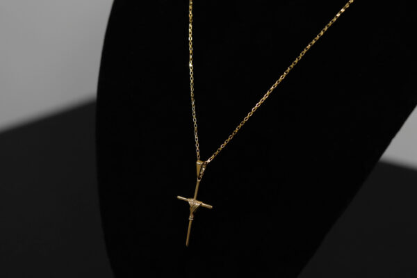 CONJUNTO CARTIER ELO CHAPADO + PINGENTE CRUZ TRANÇADA