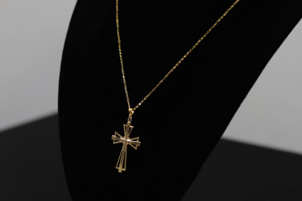 CONJUNTO CORRENTE CARTIER ELO CHAPADO + PINGENTE CRUZ TRABALHADA.